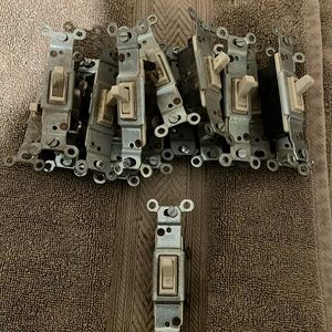 16 120volt single switch new unused a little dusty have been in a box for yrs